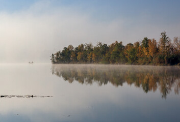 Poranek nad jeziorem