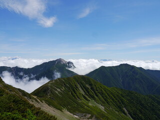 仙丈ヶ岳から望む甲斐駒ヶ岳