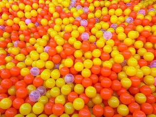 fullframe plastic balls in indoor playgrounds for playing ball baths