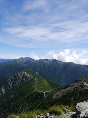 南アルプス「塩見岳」山頂から望む稜線