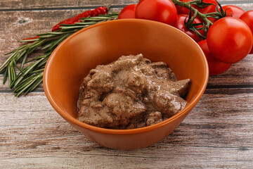 Soft chicken liver with cream