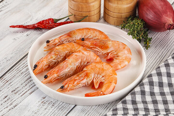 Gurmet king prawn in the bowl