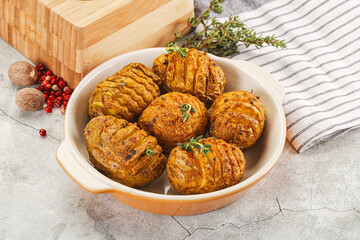 Baked baby potato with thyme