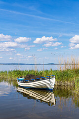 Fischerboot am Achterwasser bei Warthe auf der Insel Usedom