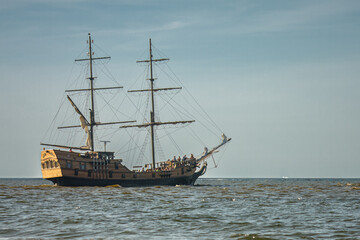 ship, sea, navigation, maritime © MaianVivier