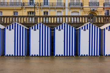 Obraz premium Cabines de plage à Cabourg en Normandie
