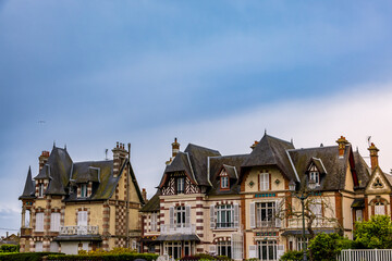 Dans les rues de Cabourg en Normandie