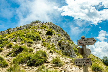 Wanderung zum Berg und Aussichtspunkt Talaia d'Alcúdia
 mit einen fantastischen Ausblick auf die Bucht von Alcúdia auf der Balleareninsel Mallorca - Spanien