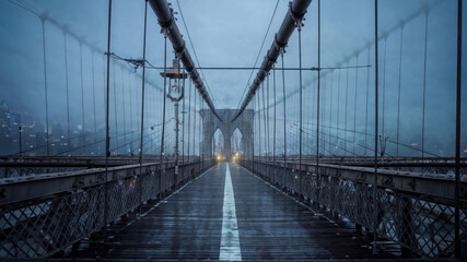 Fototapeta premium Exquisite Detail of Brooklyn Bridge's Metal Frame