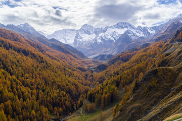 Fototapeta premium Texelgruppe nature park (Parco Naturale Gruppo di Tessa) near Timmelsjoch - high Alpine road, South Tyrol, Italy