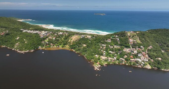 Praia Mole e Lagoa da Concei&ccedil;&atilde;o em Florianopolis, Santa Catarina.