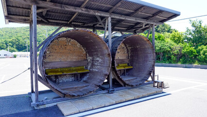 小豆島の醤油樽ベンチ