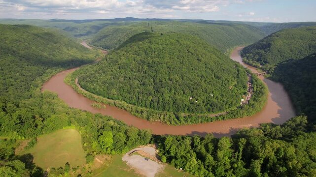 WEST VIRGINIA - 7.5.2024 - Excellent aerial footage cresting the Concho Overlook, showing New River in West Virginia.