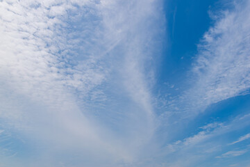 広がる雲