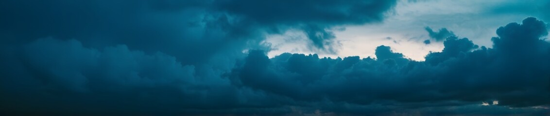Obraz premium Ultrawide abstract cloudy sky full screen banner.