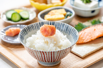 栄養バランスの取れた健康的な和食の朝食