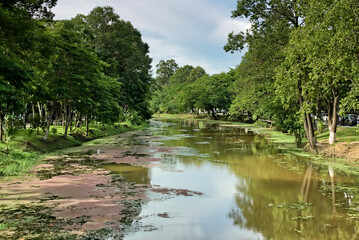 Obraz premium The Siem Reap River: the peaceful soul of the city