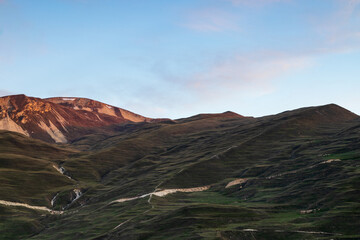 Obraz premium Mountains on Kazenoy Am Lake, Chechnya
