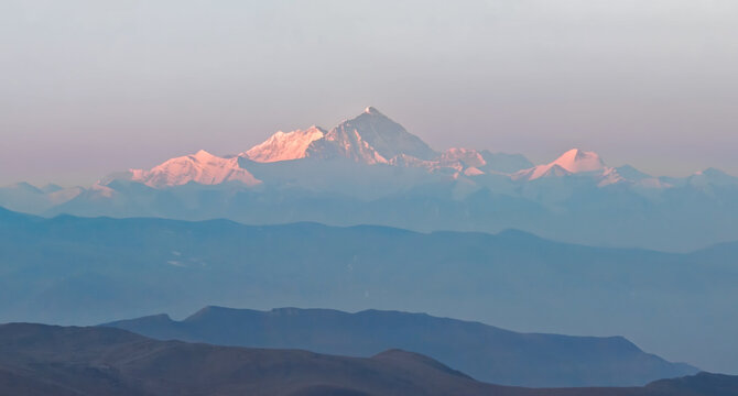 fantastic view of sunrise over Mount Everest