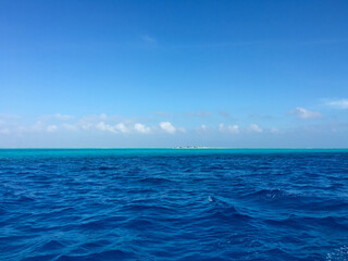 Fototapeta premium blue sky and sea