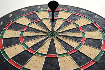 dart board and dart arrows