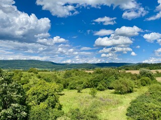 Obraz premium Eine Wanderung zum Aussichtsturm Rüdigsdorfer Schweiz bei Rüdigsdorf