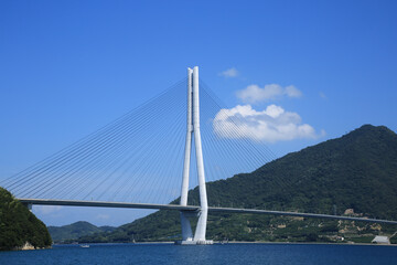 Obraz premium 愛媛県今治市 多々羅しまなみ公園から見た多々羅大橋