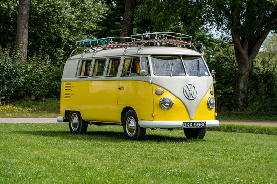 VW Camper Split Screen in Yellow