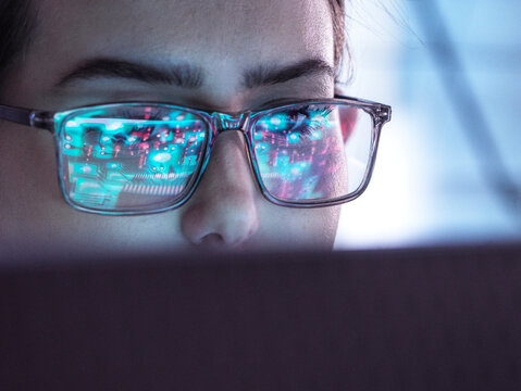 IT professional developing computer chip design through artificial intelligence