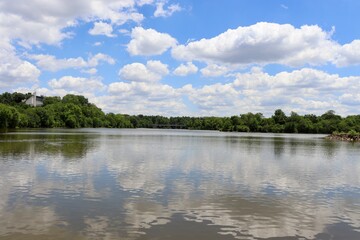 Fototapeta premium The quiet countryside lake on a sunny day.