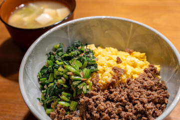 おいしい三色丼