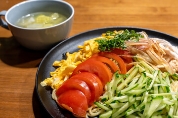 冷やし中華とスープ