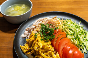 冷やし中華とスープ