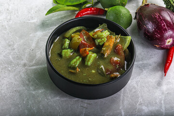 Thai green curry with prawn