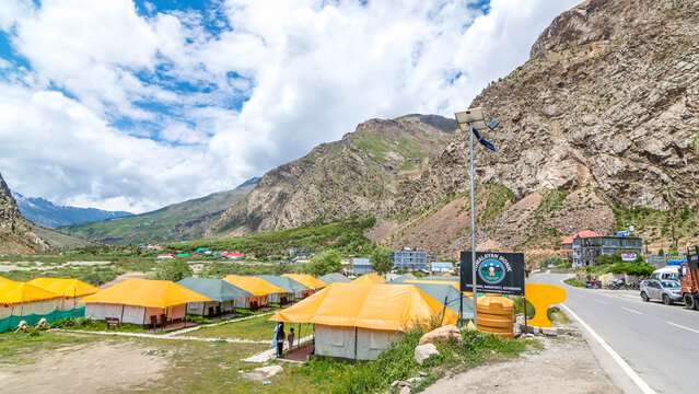 Jispa is a picturesque village in Lahaul district of Himachal Pradesh blessed with the most incredible mountainscapes