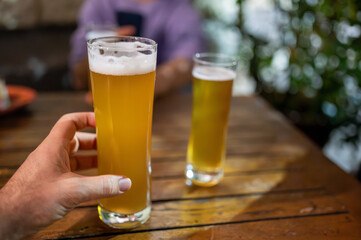 The beers have just been brought to the table, the evening with friends begins. One has stretched...
