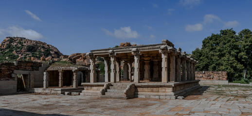 Obraz premium Hampi is the ruins of a great empire in the heart of India.