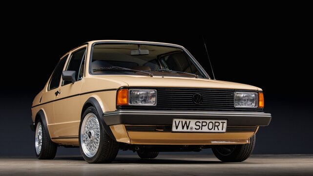 Portland, OR, USA
July 14, 2024
Volkswagen Jetta GLI parked showing the 
