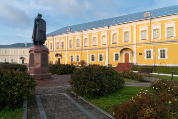 Fototapeta premium Monument to Vladimir Monomakh, founder of the Holy Dormition Cathedral in the Bishop's Yard on a sunny autumn day, Smolensk, Russia