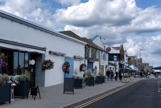 Ireland - Howth Pier, Restaurant Row