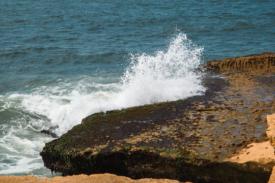 Nature&rsquo;s Force at Paracas. Ocean&rsquo;s Embrace: Waves crash on Paracas Reserve&rsquo;s rocky shores.