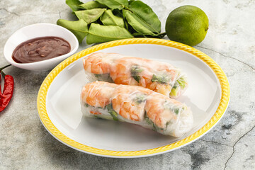 Vietnamese spring roll with prawn