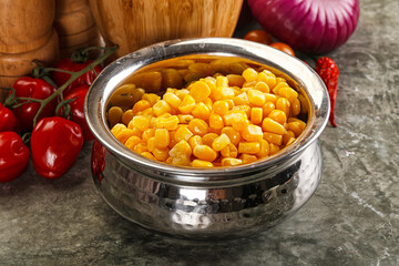 Sweet canned ripe corn grain