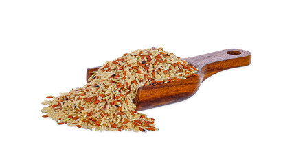 Obraz premium rice in the wooden scoop isolated on white background