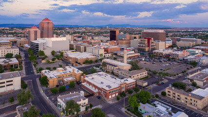 Obraz premium Downtown city skyline of Albuquerque at sunset, New Mexico, United States of America.