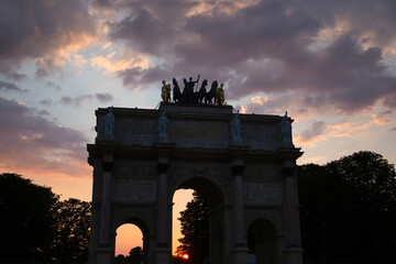 Fototapeta premium Arc de Triomphe, Louvre, Paris
