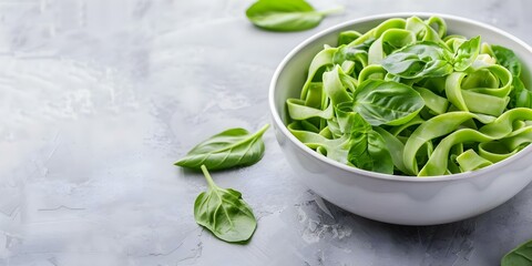 Obraz premium Healthy Recipes Fresh Spinach and Pea Fettuccine Pasta with Basil. Concept Italian Cuisine, Fresh Ingredients, Vegetarian Dishes, Pasta Recipes, Quick Meals
