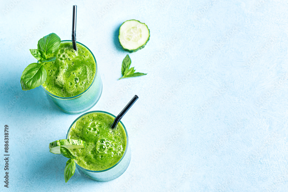 Poster detox green smoothie in glasses