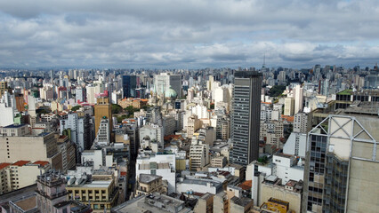 Vista de edifícios altos no centro da cidade de São Paulo