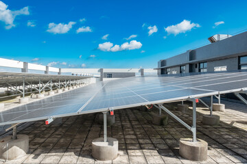 Obraz premium solar panels on the top floor of a building